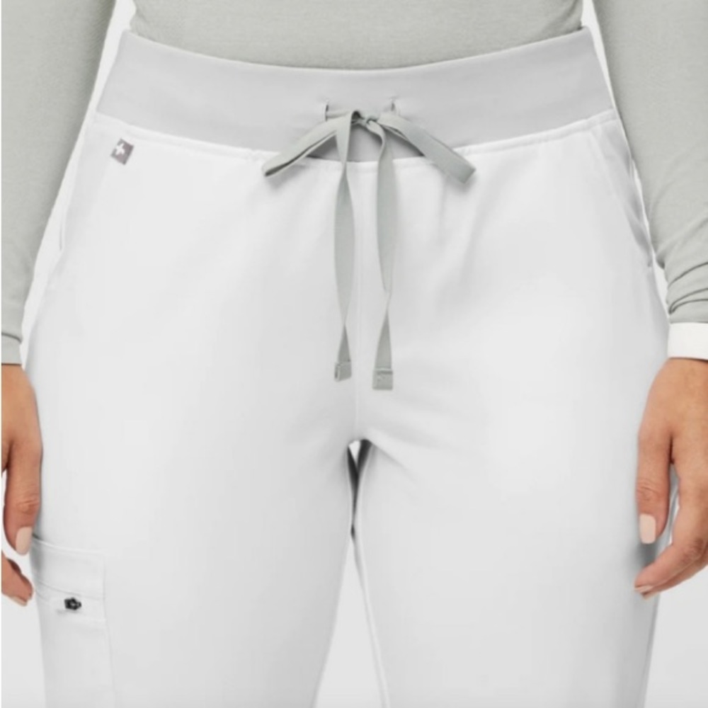 NWT FIGS Women's Optic White FIONxtra  High Waisted Zamora Joggers